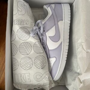 Nike White and Light Purple Sneakers